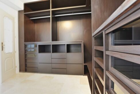 9-B10-H1-Walk-in-Wardrobe-os2gj5w29bcunfzlvzl81jubow1htd51c83s5w2468