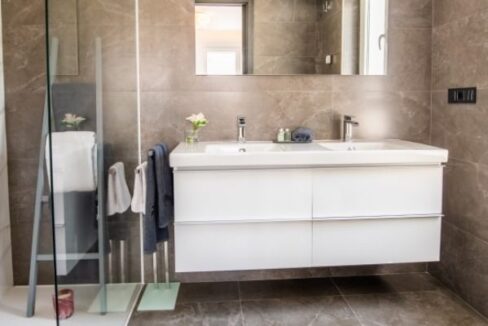 B9_Caprice_apartments_La-Quinta_Benahavis_bathroom_Jul-2019-of3wkjhhoerg9okb7794qjeilvpmjh7a1pjrplhsww